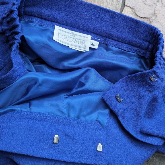 vintage DONCASTER electric blue wool midi skirt S - Picture 8 of 8